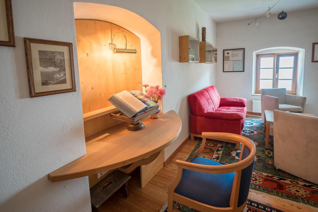 Hotel Alte Post à Feistritz an der Gail Extérieur photo